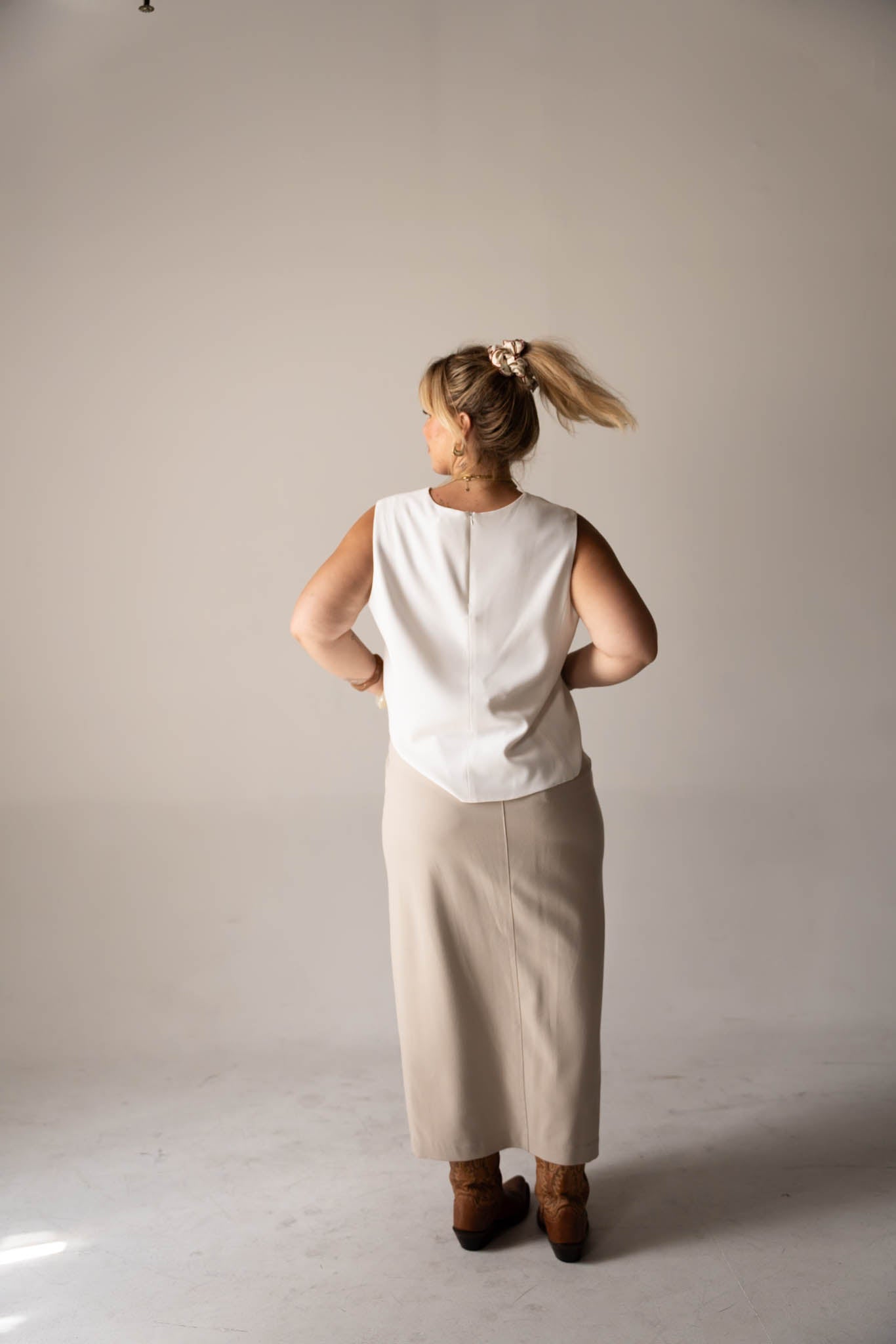 White Structured Tank